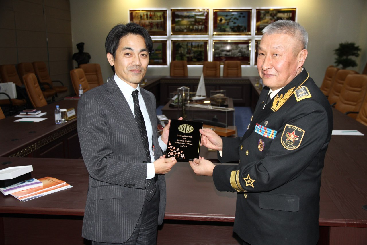 Японская делегация посетила Национальный университет обороны