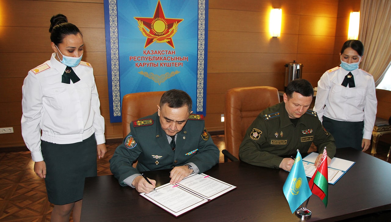 Новый импульс получает сотрудничество Казахстана и Беларуси в области военного образования
