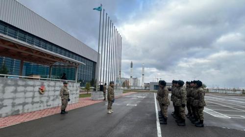 Торжественная церемония подъема Государственного флага